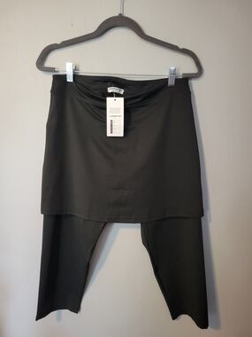 Coorun Black Skirted Capris Crop Leggings